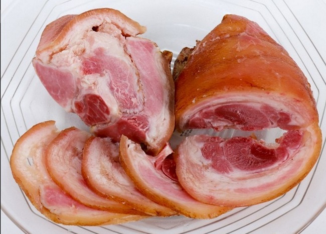 Thịt lợn muối là Top 10 đặc sản Lào Cai thưởng thức một lần nhớ mãi