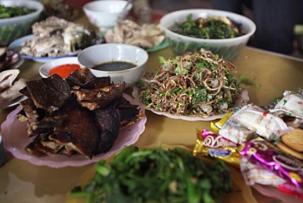 goi ca dai khach quy cua nguoi thai o dien bien 8 - Gỏi cá đãi khách quý của người Thái ở Điện Biên