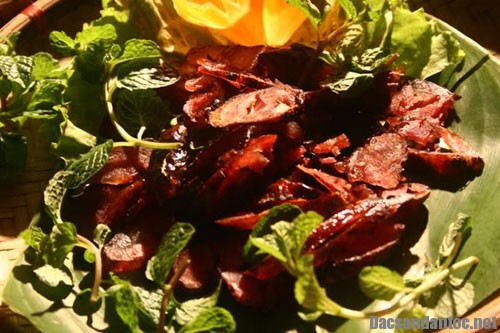 lap xuong ngon tru danh dat tay bac - Lại phát hiện bò khô làm bằng thịt lợn sề ở Hà Nội