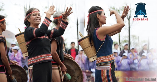 nguoi dan vung cao trai nghiem cong nghe moi - Tái hiện lễ hội của các dân tộc Việt Nam