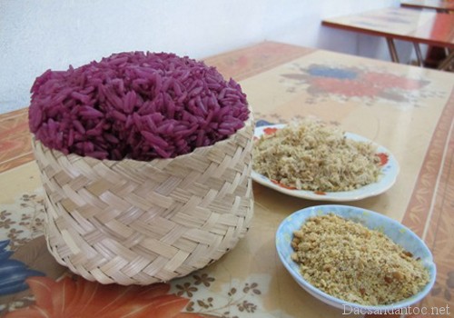 xoi la tim bi mat kho quen mien tay bac - Gạo tám Điện Biên - thứ gạo nổi tiếng thơm ngon của cánh đồng Mường Thanh