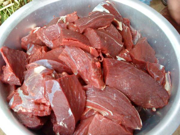 Cách làm thịt bò khô gác bếp đặc sản Tây Bắc - Ảnh 2.