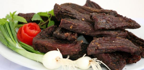 thit trau gac bep – dac san cua nui rung tay bac 2 - Thịt trâu gác bếp – đặc sản của núi rừng Tây Bắc