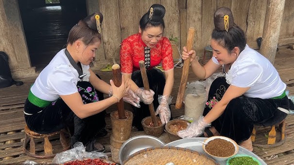 Nguồn gốc chẩm chéo trong văn hóa ẩm thực Tây Bắc