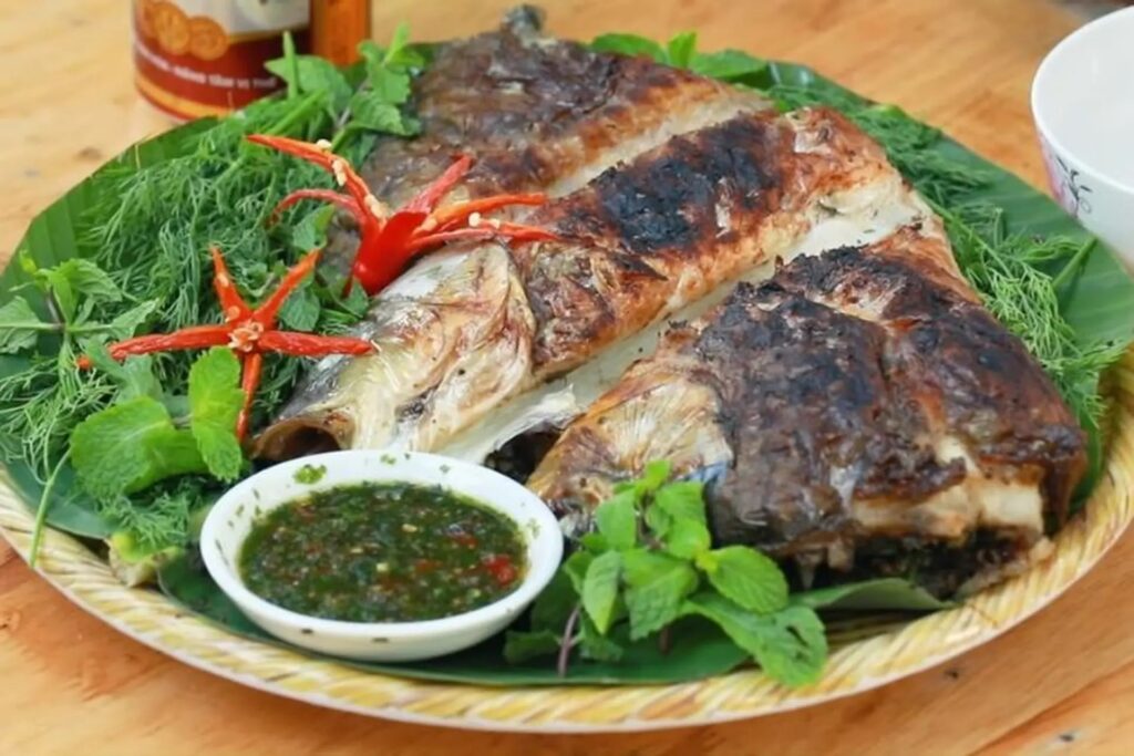 Pa pỉnh tộp là món cá nướng truyền thống của người Thái